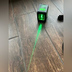 Brand New Self-Leveling Laser Level Green Cross Line Laser Set